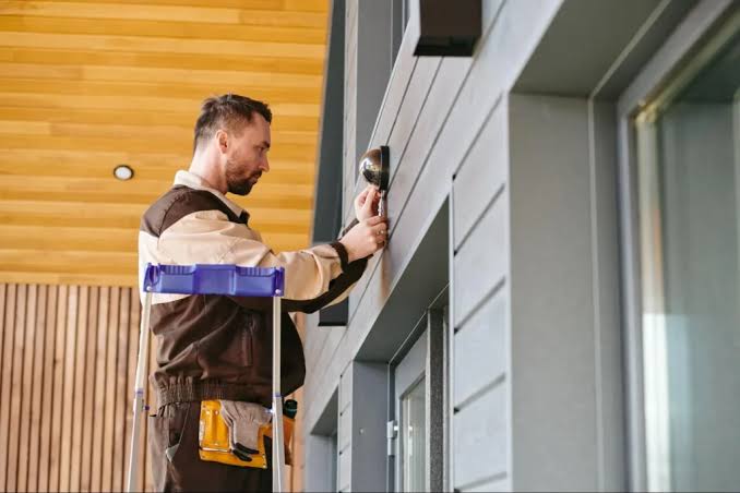 Best Handyman Services: Top Tips For Your Home Repairs